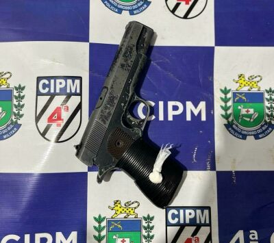 Imagem da notícia Após fazer ameaças, homem com arma falsa e cocaína é levado para Delegacia em Chapadão do Sul